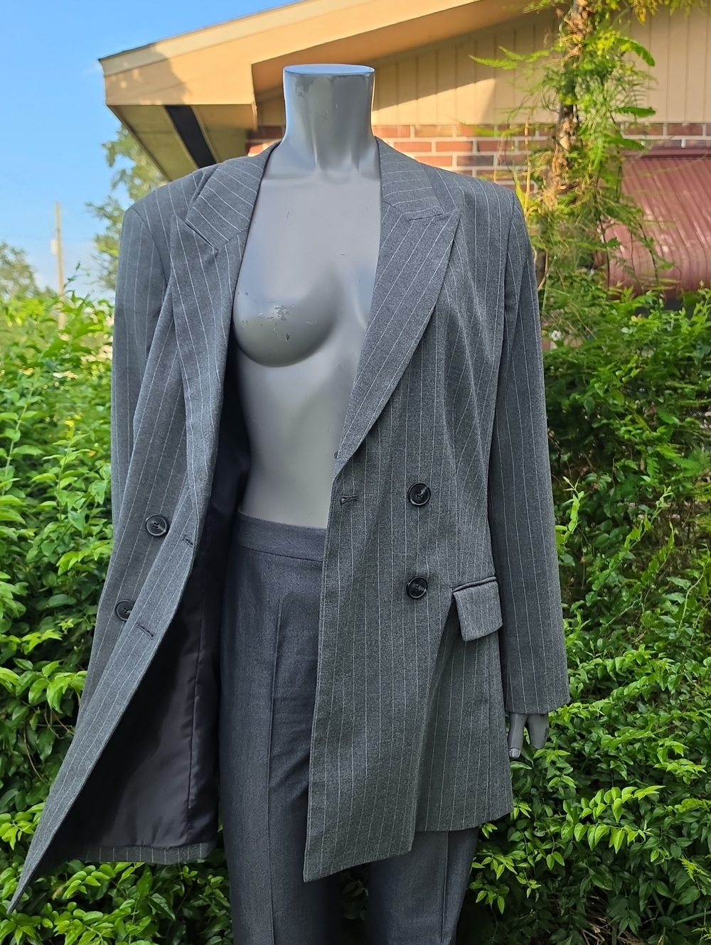 Worthington Ladies Vintage Gray Pinstripe Double Breasted Classic Blazer